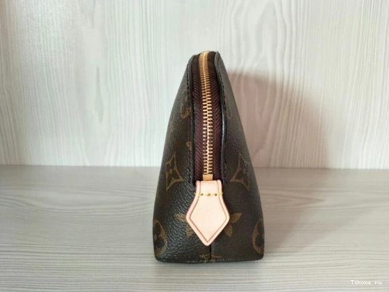 Affordable VUITTON LOUIS COSMETIC POUCH 0723